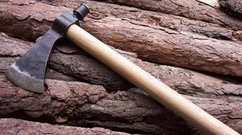 Vợ cuồng ghen dùng rìu chém chết nhân tình của chồng