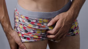 Cắt “cậu nhỏ” vì bị vợ cấm vận "yêu" cả năm