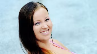 Cô gái trẻ muốn “lên giường” với 100.000 đàn ông