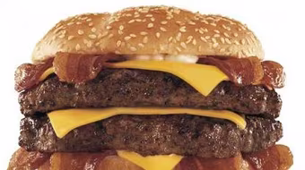 Người mất ngủ dễ tìm đến đồ ăn nhanh