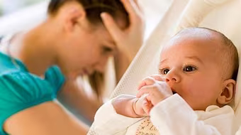 Trầm cảm sau sinh có thể gây ảnh hưởng kéo dài
