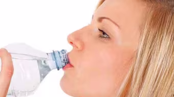 Uống nước không giúp giảm cân