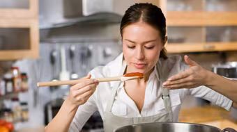 Nghệ thuật trở thành người vợ trong mơ