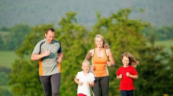 Cả nhà cùng vận động