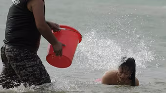 Hoảng hồn với cách huấn luyện vệ sĩ nữ ở Trung Quốc