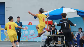 Những khoảnh khắc đáng nhớ, nơi cảm xúc vỡ òa trên sân cỏ bóng đá học sinh