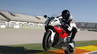 Huyền thoại  BMW S 1000 RR trở lại 