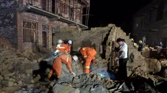 Nhà sập ngay khi tang lễ diễn ra, 10 người chết và 12 người bị thương 