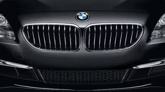 BMW khởi động lại "vũ khí" thế mạnh - The Ultime Driving Machine 