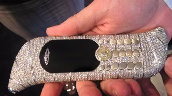 Chiêm ngưỡng điện thoại di động nạm kim cương đắt nhất thế giới 