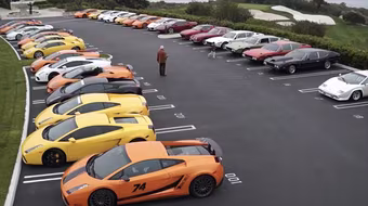 Choáng ngợp trước bãi đỗ xe "tràn ngập" siêu xe Lamborghini