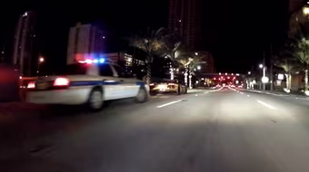 Lamborghini Aventador LP700-4 2012 mới cứng bị cảnh sát "sờ gáy"