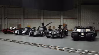 Mãn nhãn với chùm siêu xe của Người dơi mọi thời đại