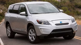 Xe hơi động cơ điện không được Toyota "ưu ái"