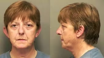 Nhân viên khách sạn ăn cắp thẻ tín dụng của khách