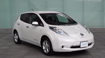 Nissan Leaf bán chạy sau khi giảm giá