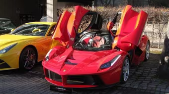 Chiếc LaFerrari đầu tiên được bán với giá hơn 3 triệu USD