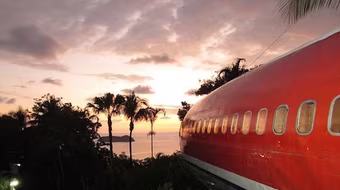 Máy bay Boeing cũ biến thành phòng khách sạn sang trọng 