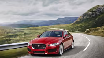 Jaguar XE: Thiết kế sang trọng, công nghệ đỉnh cao