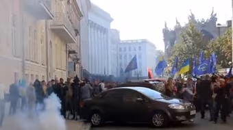 Lực lượng Right Sector đe dọa lật đổ tổng thống Ukraine