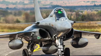 Pháp kí thỏa thuận bán tiêm kích Rafale với Ai Cập