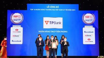 TPBank tiếp tục được vinh danh Top 10 ngân hàng Việt Nam uy tín