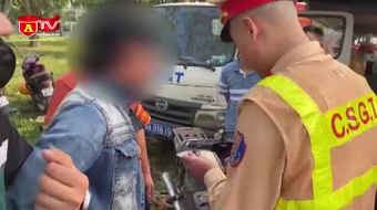 Thu giữ ma túy trong người gã đàn ông có 2 tiền án