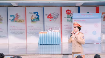 Tuyên truyền pháp luật về an toàn giao thông cho 2.700 học sinh