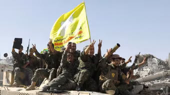 [ẢNH]: Sợ bị mất Ain Issa, SDF chuẩn bị bàn giao thị trấn chiến lược cho Nga và Syria?