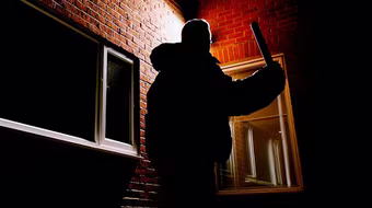 Tuyển thủ Anh đứng ngồi không yên sau vụ cướp đột nhập nhà Ian Wright