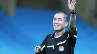 Đương kim còi Vàng Nguyễn Trọng Thư xuất sắc nhất năm 2014