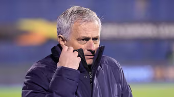 Tottenham dừng bước trong cay đắng, HLV Mourinho bị kêu gọi sa thải