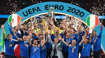 Thua luân lưu 11m, tuyển Anh dâng cúp vô địch cho người Ý