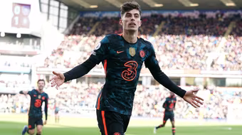 Vùi dập Burnley, Chelsea vững vàng top 3