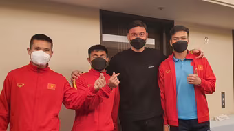 Thủ môn Đặng Văn Lâm phấn chấn hội quân tuyển Việt Nam tại Tokyo