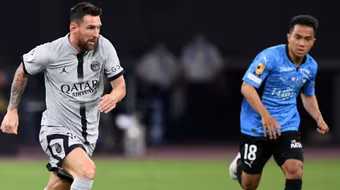 'Messi Thái' vô hại khi chạm trán Messi 