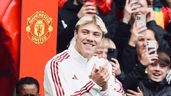 Chi 75 triệu euro, MU chính thức có tiền đạo mới