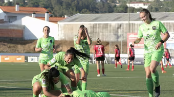 Đội bóng của Huỳnh Như thoát hiểm ngoạn mục, mở cơ hội trụ hạng