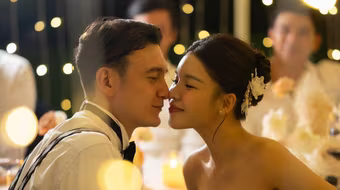 Bộ ảnh cưới lung linh của thủ môn Đặng Văn Lâm và cô dâu Yến Xuân