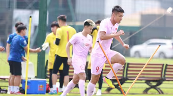 Hai tuyển thủ Việt Nam cao trên 1m90 là ai?