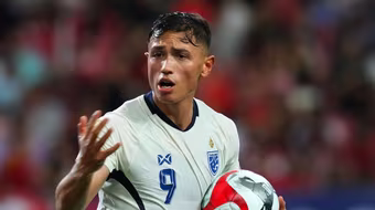 ĐT Thái Lan 'chết đi sống lại' trên sân Singapore