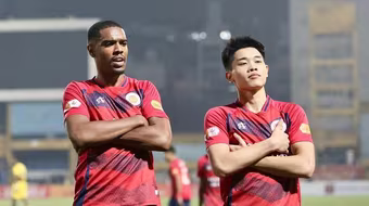 CLB Công an Hà Nội thoát hiểm ngoạn mục trên sân Hàng Đẫy