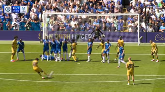 Vì sao Crystal Palace bị tước bàn thắng đẹp vào lưới Chelsea?