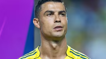 Ronaldo làm điều chưa từng thấy trong lịch sử bóng đá