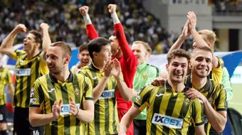 Xác định 32/36 đội dự Champions League 2025/26: Chờ bốn trận play-off nghẹt thở