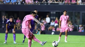 Messi rực sáng đưa Inter Miami ngược dòng vào chung kết