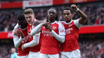 Arsenal tái lập kỷ lục phòng ngự khó tin của MU