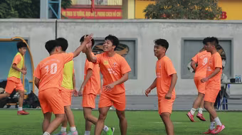 Vinschool Ocean Park và Xuân Mai cùng vào vòng 1/16 nhờ chiến thắng sít sao