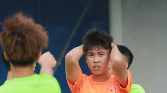 Đá luân lưu trượt 100%, trường Phùng Khắc Khoan chia tay giải