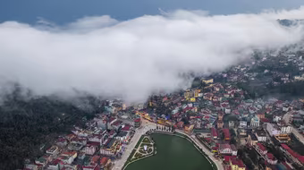 Nhiệt độ Sa Pa đột ngột hạ xuống 12,9 độ C, trời chuyển rét